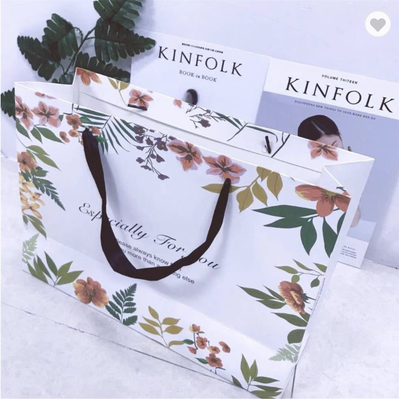 Matt Laminated Gusset Paper Bag que empacota Art Paper Luxury Gift Bags com flor